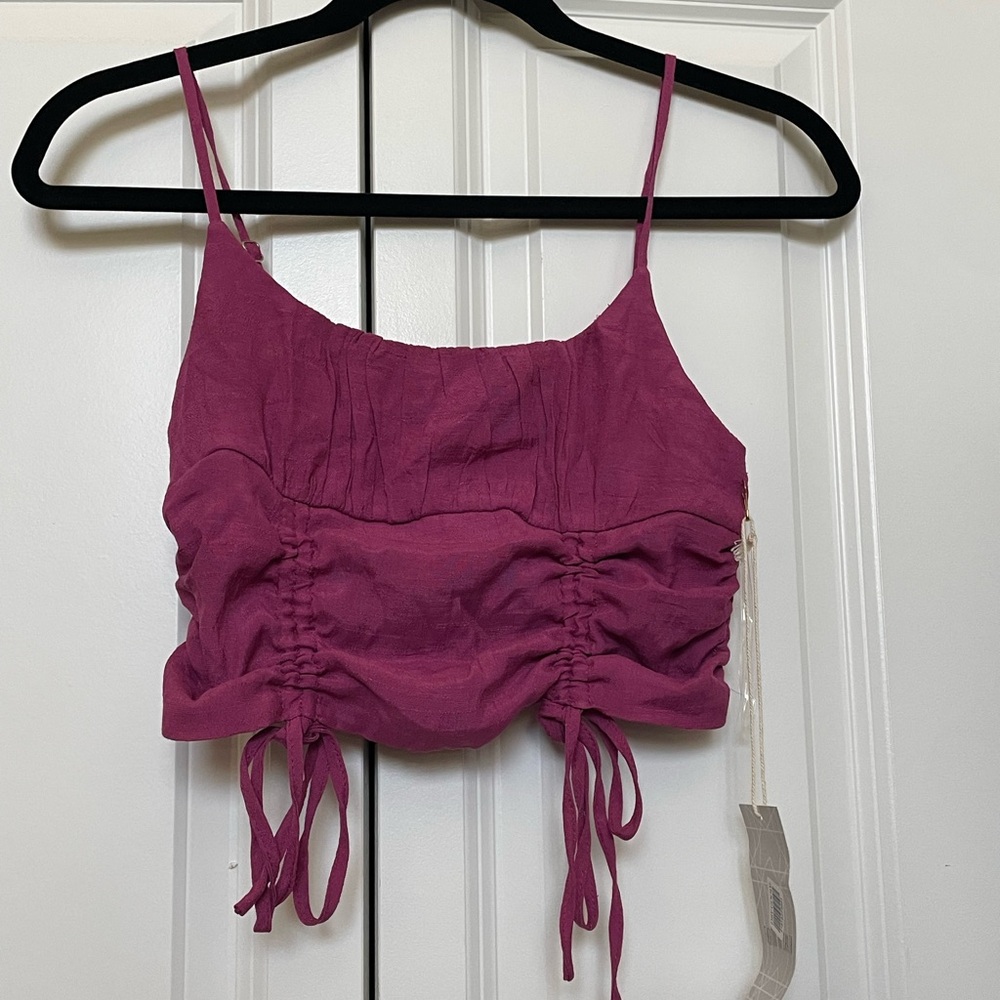 Cropped pink tank top